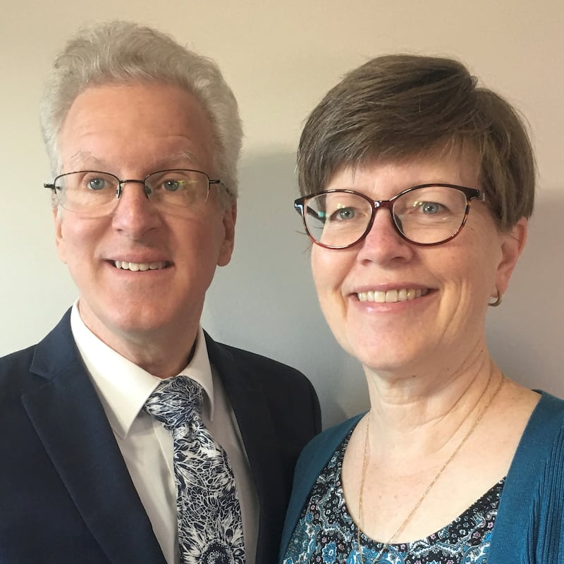 Mark N. Elliott e Sondra L. Elliott
