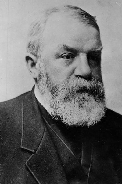 O evangelista Dwight Lyman Moody (1837-1899), fundador da Escola Northfield em Chicago, é visto em um retrato sem data.