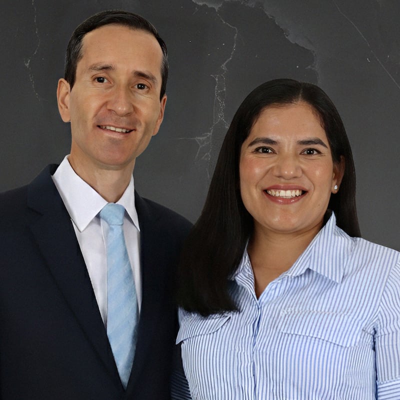 Enrique Mayorga e María Angélica Bayas de Mayorga, que servirão como presidente e companheira da Missão República Dominicana Santo Domingo Leste a partir de julho de 2026.