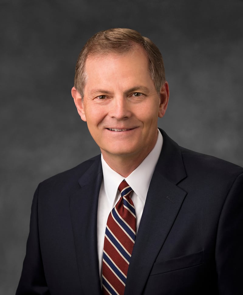 Élder Gary E. Stevenson, do Quórum dos Doze Apóstolos.