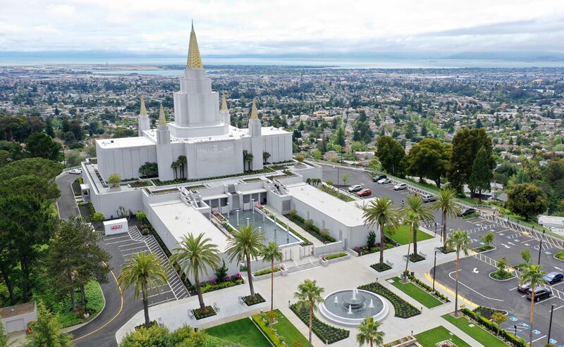 O recém-renovado Templo de Oakland Califórnia, de A Igreja de Jesus Cristo dos Santos dos Últimos Dias, em Oakland, Califórnia, na segunda-feira, dia 6 de maio, 2019.