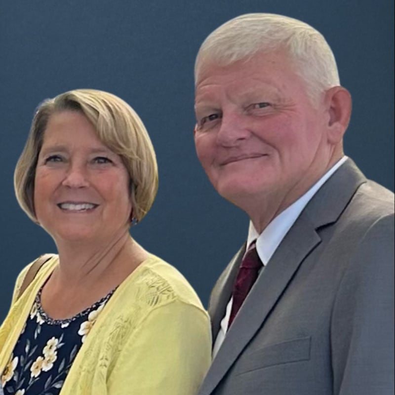 Jay Bair e Trina Bair, que servirão como presidente e matrona do Templo de Moses Lake Washington a partir de setembro de 2026.