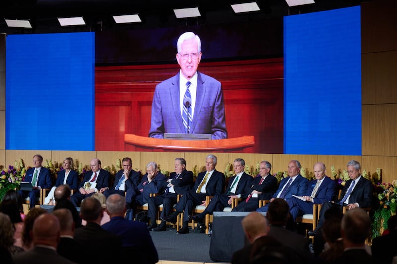Em uma mensagem gravada, Élder D. Todd Christofferson, do Quórum dos Doze Apóstolos, ensinou, durante o Seminário de Líderes de Missão de 2022, três papéis fundamentais do Espírito “na grande obra de salvação e exaltação”.
