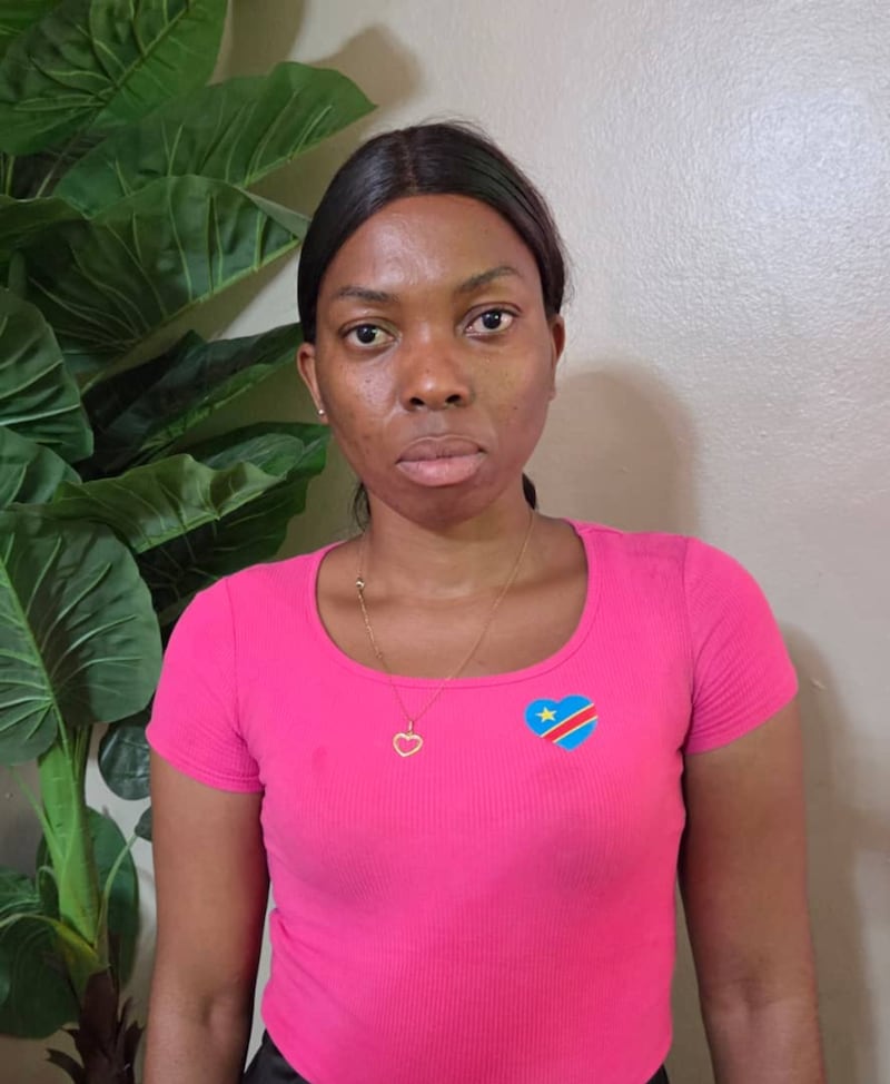 Selemani Furaya da República Democrática do Congo. Furaya usou dinheiro do Fundo Perpétuo de Educação da Igreja para completar sua educação universitária e tornar-se técnica de laboratório.
