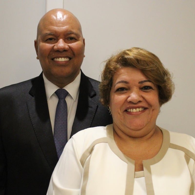 Carlos A. Santos e Rozinete da Silva Santos, que servirão como presidente e companheira da Missão Brasil Fortaleza a partir de julho de 2026.