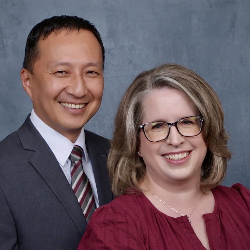 Tamir Ganbat e Sarah M. Ganbat, que servirão como presidente e companheira da nova Missão Mongólia Ulaanbaatar Oeste a partir de julho de 2026.