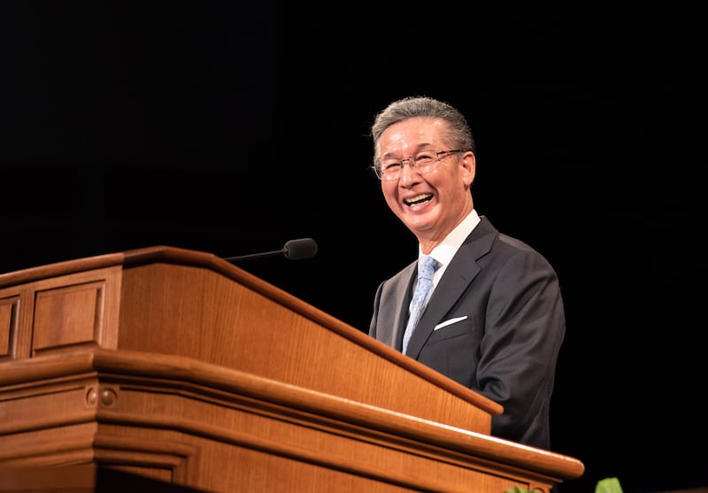 Élder Kazuhiko Yamashita, Setenta Autoridade Geral, discursa durante um devocional da BYU–Idaho na terça-feira, 8 de novembro de 2022.