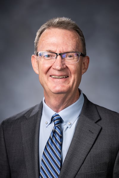 Stephen Jones, professor de composição na Escola de Música da Brigham Young University, é retratado em 3 de setembro de 2026.