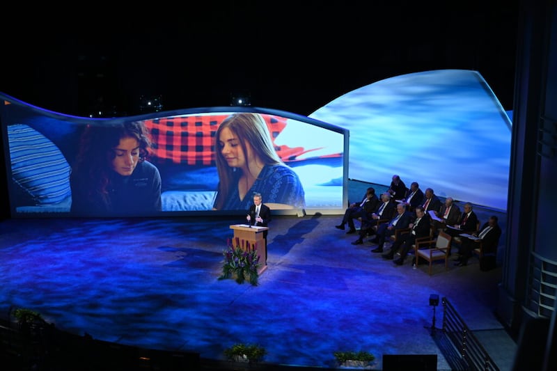 Élder David A. Berdnar discursa durante o Seminário para Nova Liderança de Missão de 2021, realizado na quinta-feira dia 24 de junho, no Teatro do Centro de Conferências.
