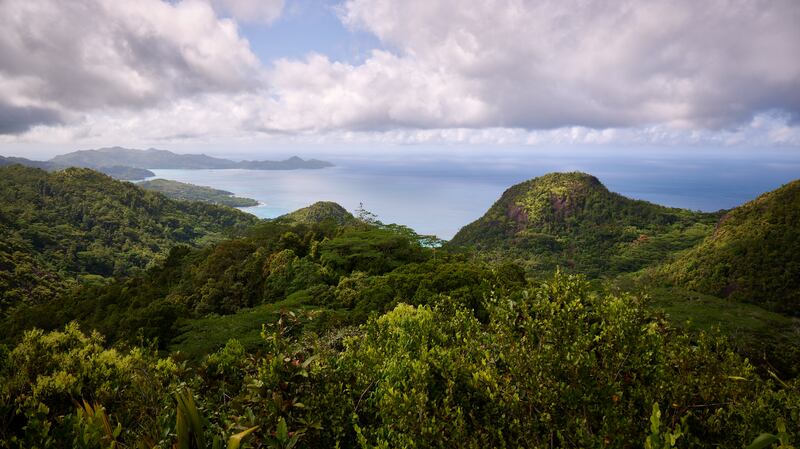 Uma vista do Oceano Índico na ilha de Seychelles em 27 de outubro de 2025.