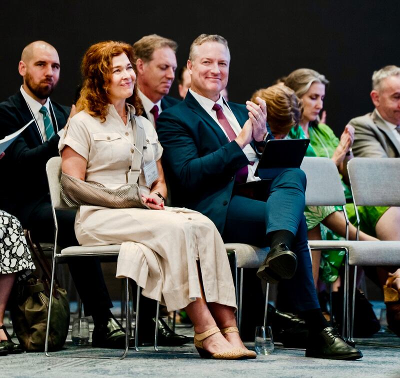 O Élder Jeremy R. Jaggi e sua esposa, Sister Amy Jaggi, participam de uma conferência sobre liberdade religiosa com autoridades governamentais, acadêmicos e representantes religiosos em Auckland, Nova Zelândia, de 21 a 23 de fevereiro.