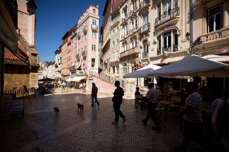 As ruas da cidade de Coimbra, Portugal, onde nasceu o avô de Élder Ulisses Soares.