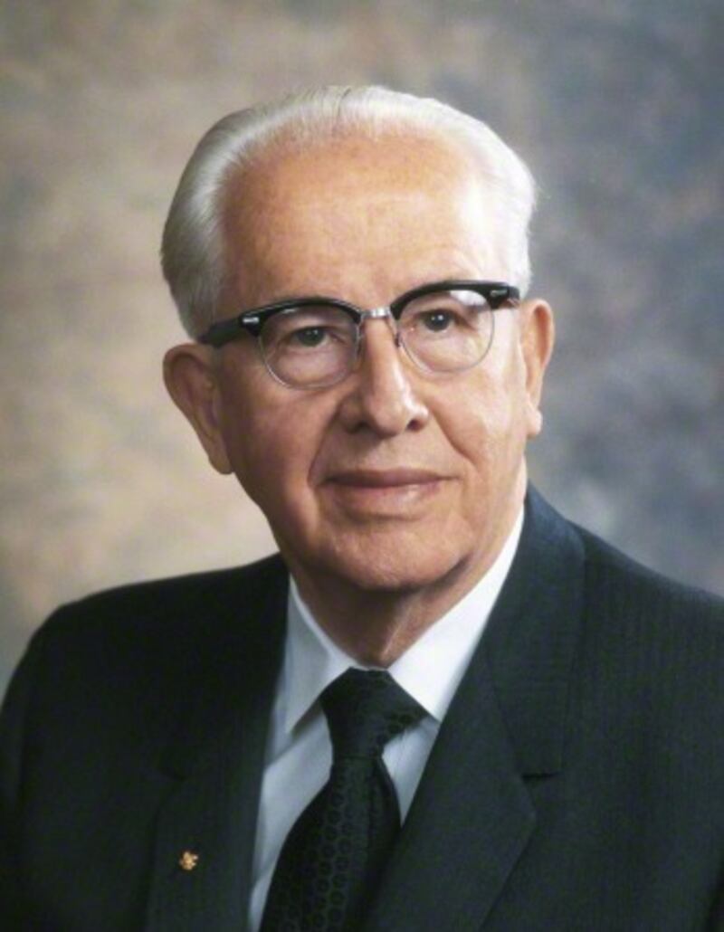 Um retrato do ex-presidente da Igreja Ezra Taft Benson.