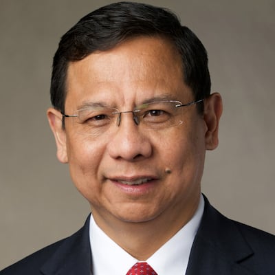 Élder Carlos G. Revillo Jr.
