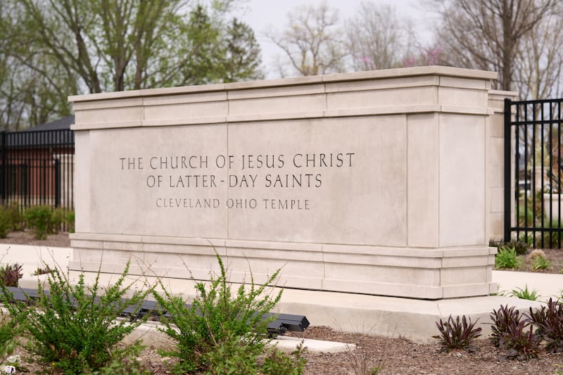 A placa do monumento do Templo de Cleveland Ohio.