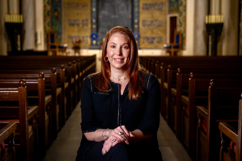 A rabina Diana Gerson é entrevistada para um episódio de “Voices for Faith" da série documental "Living Record" de 2026 do Church News, disponível na BYUtv.