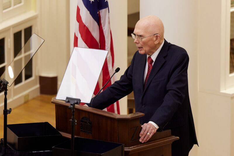 O Presidente Dallin H. Oaks da Primeira Presidência profere a Palestra Joseph Smith de 2021 na Dome Room da Rotunda na University of Virginia na sexta-feira, 12 de novembro de 2021.