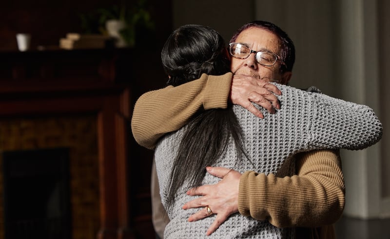 Semelhante à forma como o apoio social pode proporcionar um amortecedor, ou isolamento, contra os estragos do estresse diário, a investigação descobriu que isto também é possível através do perdão, disse Loren Toussaint, que estuda os benefícios do perdão.