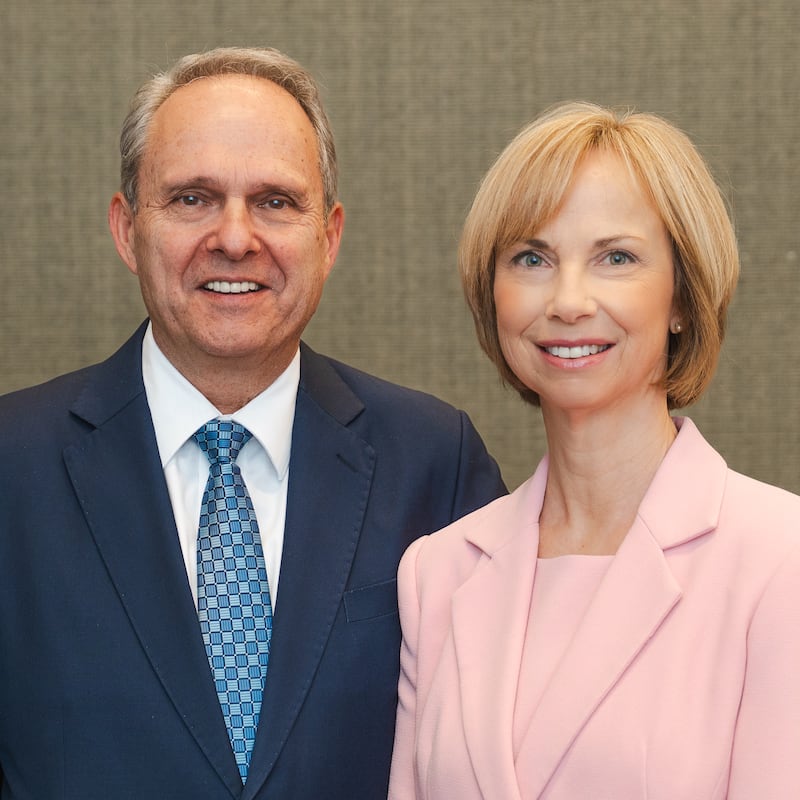 Brad Thompson e Joanne Thompson, que servirão como presidente e matrona do Templo de Toronto Ontário a partir de setembro de 2026.