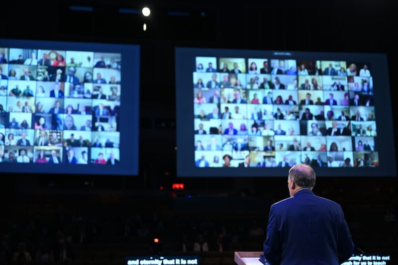 Élder Marcus B. Nash, Setenta Autoridade Geral e diretor executivo do Departamento Missionário, discursa durante o Seminário para Nova Liderança de Missão de 2021, realizado na quinta-feira dia 24 de junho, no Teatro do Centro de Conferências.