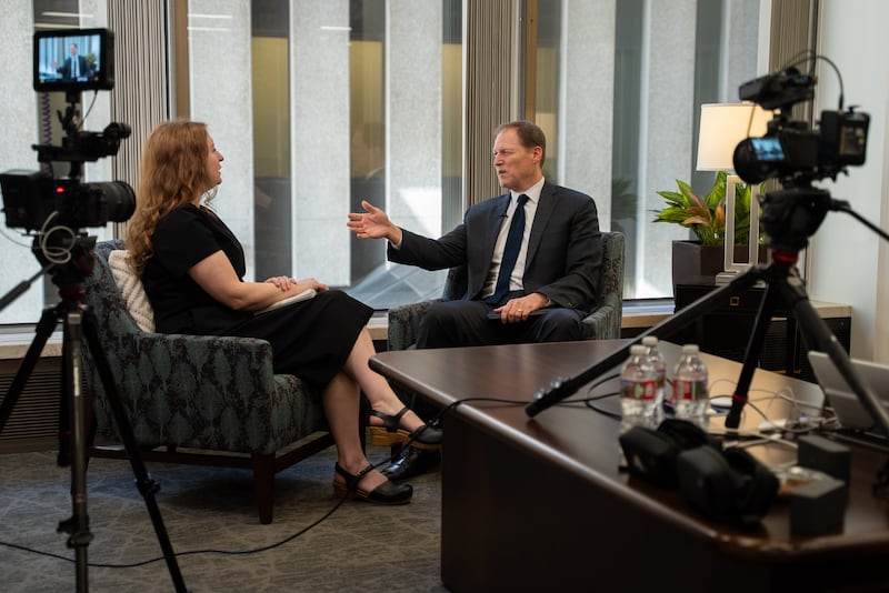 Elder Mark A. Bragg, um Setenta Autoridade Geral e diretor executivo do Departamento de História da Família e da FamilySearch International, junta-se à repórter do Church News Mary Richards no episódio do podcast Church News lançado na terça-feira, 5 de maio de 2026.