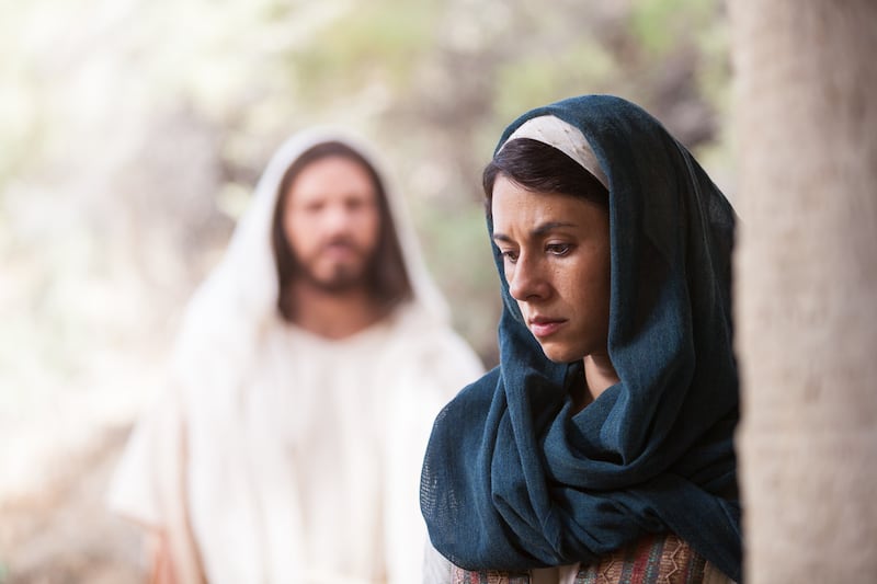 Maria Madalena ouve a voz de Cristo ao procurá-Lo no túmulo.