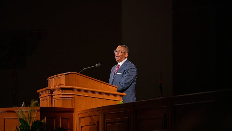 Elder Clement M. Matswagothata, Setenta Autoridade Geral, discursa no devocional da BYU-Idaho em Rexburg, Idaho, na terça-feira, 10 de março de 2026.