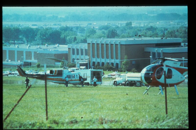 O centro de comando com veículos de emergência foi estabelecido acima de Ricks College após o colapso da Barragem de Teton em junho de 1976.