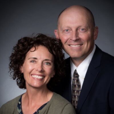 Megan G. Albrecht e W. Scott Albrecht