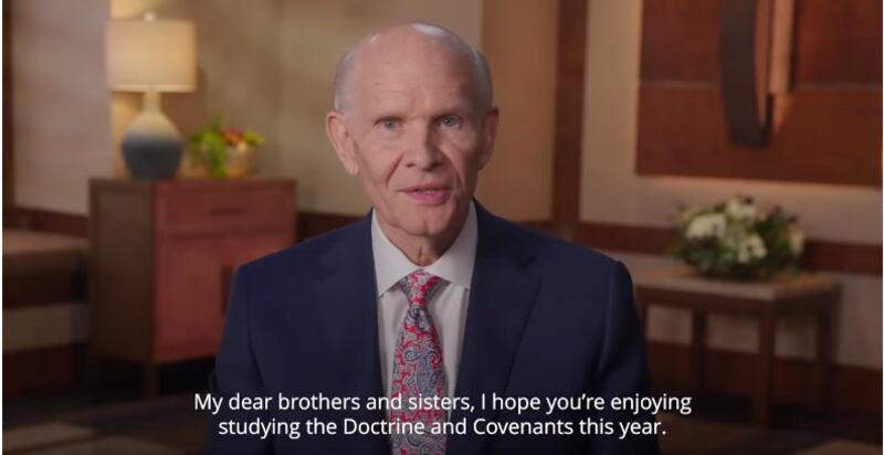 Elder Dale G. Renlund fala em um vídeo no Facebook de 17 de junho de 2025 para ajudar os Santos a "não desanimarem na prática do bem."