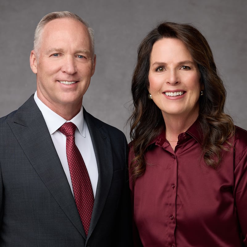 Robert D. Dow e Beverly J. Dow, que servirão como presidente e companheira da Missão República Dominicana Santo Domingo Oeste a partir de julho de 2026.