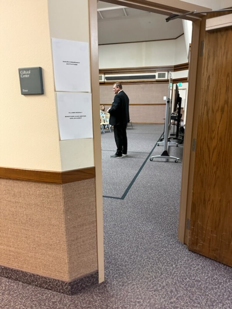 Um professor conduz uma discussão durante uma conferência Para o Vigor dos Adultos em Marshfield, Missouri, 17 de janeiro de 2026.