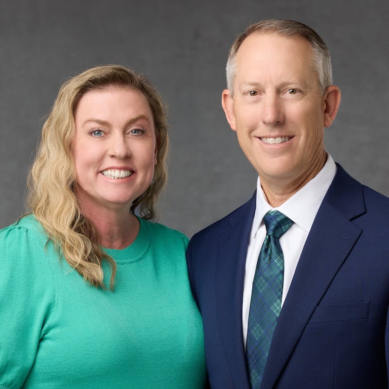 David R. Layton e Joanna C. Layton, que servirão como presidente e companheira da Missão Brasil Vitória a partir de julho de 2026.