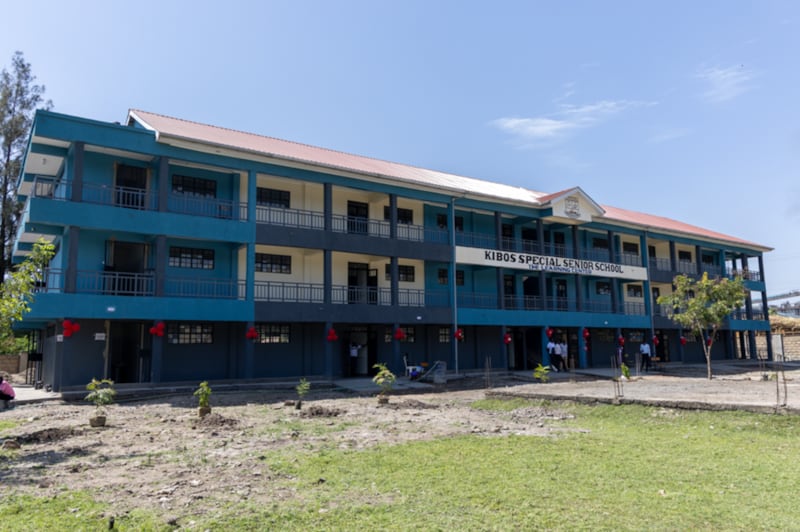 Um novo centro de aprendizagem para a Escola Secundária Especial Kibos, que atende alunos cegos e com deficiência visual, encontra-se em Kisumu, no Quênia, após ser doado pela Igreja de Jesus Cristo dos Santos dos Últimos Dias e outras organizações comunitárias, em 16 de janeiro de 2026.