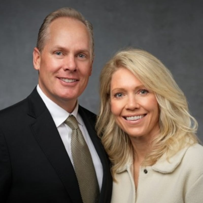 Derek M. Miner e Stephanie Miner, que servirão como presidente e companheira da Missão Carolina do Sul Columbia a partir de julho de 2026.