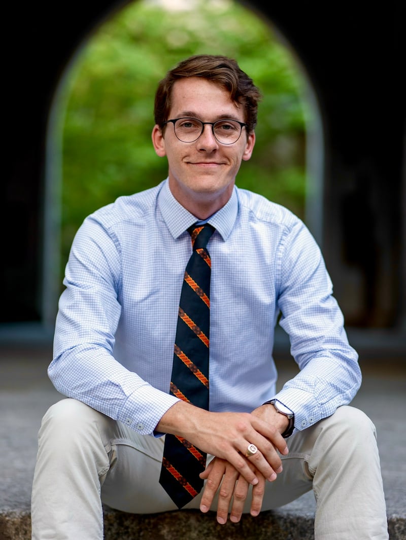 Riley Owen, formado pela Universidade de Princeton, foi nomeado Eisenhower Global Scholar, e irá para a Universidade de Oxford para cursar seu mestrado em Políticas Públicas, a partir do outono de 2023.