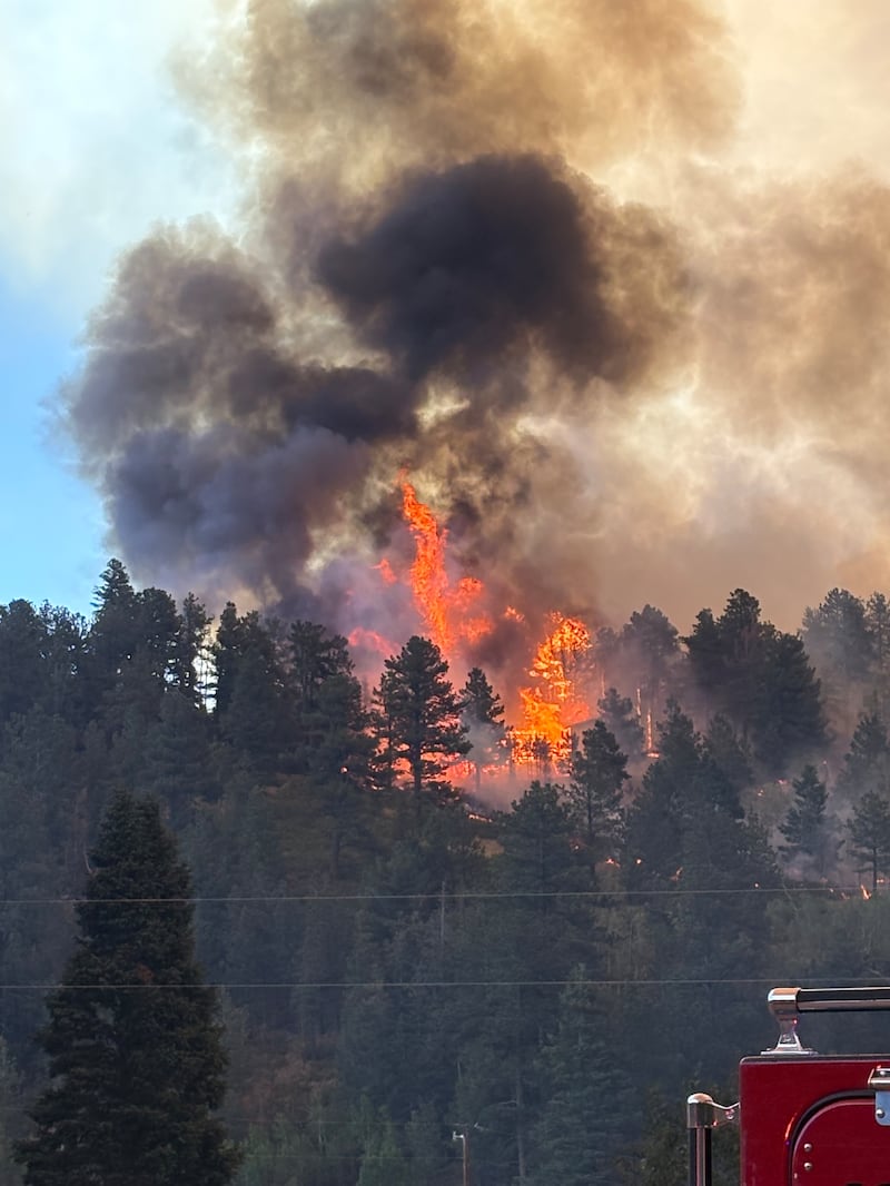 O incêndio Aspen Acres em 29 de junho de 2026, perto de Beulah, Colorado, onde os primeiros grupos de ataque começaram a combater o incêndio.