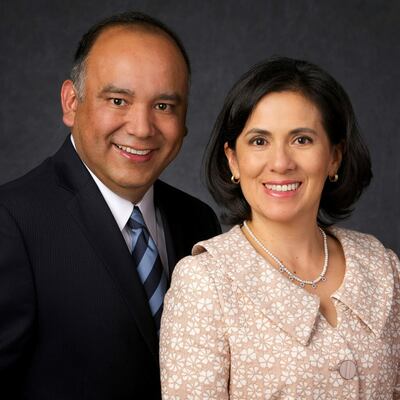 Élder Moisés Villanueva e irmã Letícia Ávalos