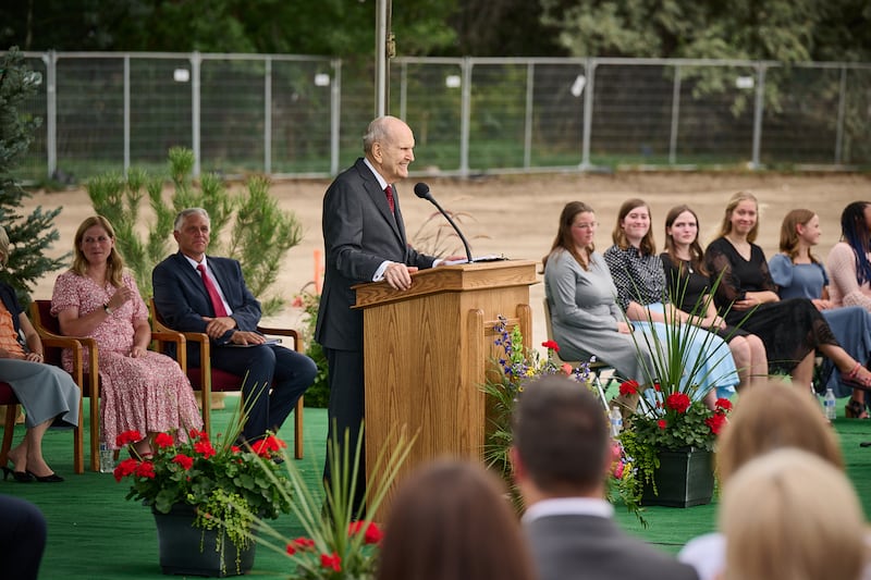 O Presidente Russell M. Nelson fala na cerimônia de inauguração do Templo de Ephraim Utah em Ephraim, Utah, no sábado, 27 de agosto de 2022.