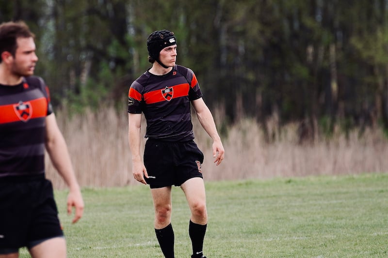 Riley Owen serviu como capitão do time de rugby da Universidade de Princeton por um ano e meio.