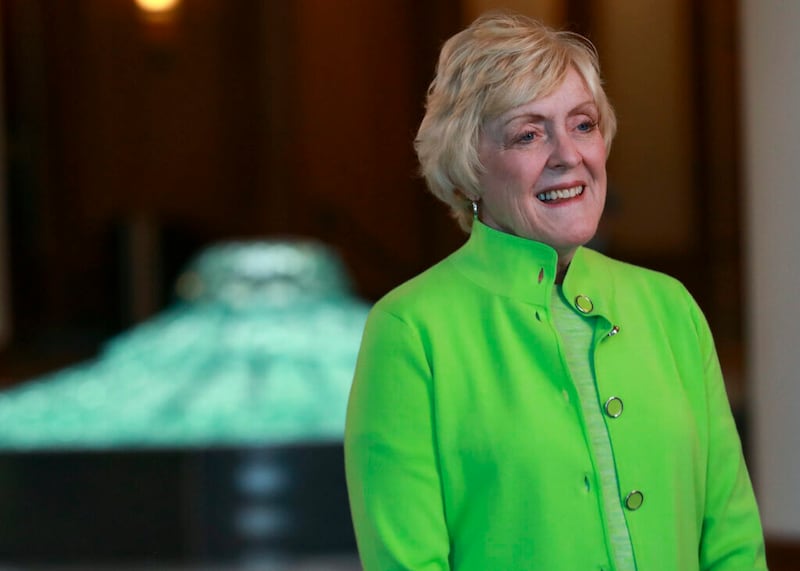 Heidi Swinton, historiadora do Coro do Tabernáculo da Praça do Templo, conversa com membros da mídia sobre a transmissão comemorativa do 90º aniversário de "Música e Palavras de Inspiração" no sábado, durante uma coletiva de imprensa no Centro de Conferências da Igreja de Jesus Cristo dos Santos dos Últimos Dias em Salt Lake City na sexta-feira, 17 de julho de 2020.
