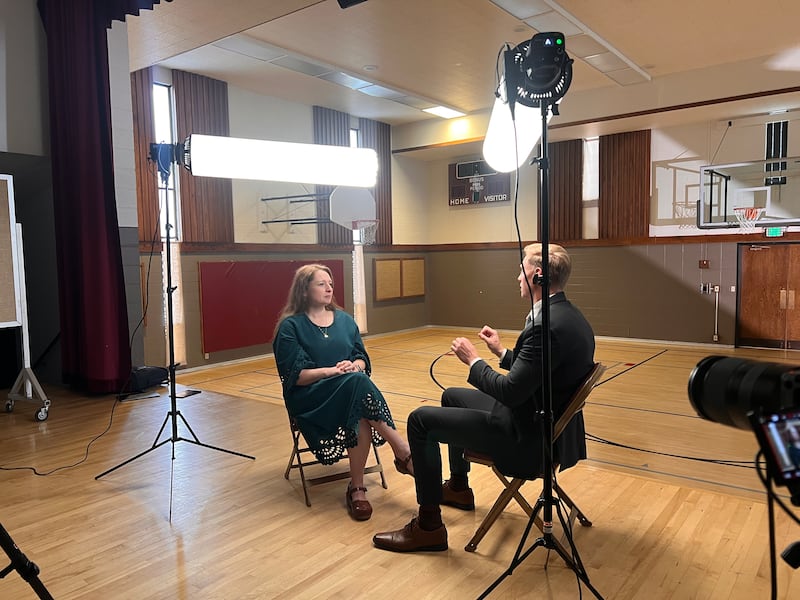 Mary Richards entrevista Parker Van Dyke no ginásio de sua capela de infância em Salt Lake City na sexta-feira, 23 de janeiro de 2026.