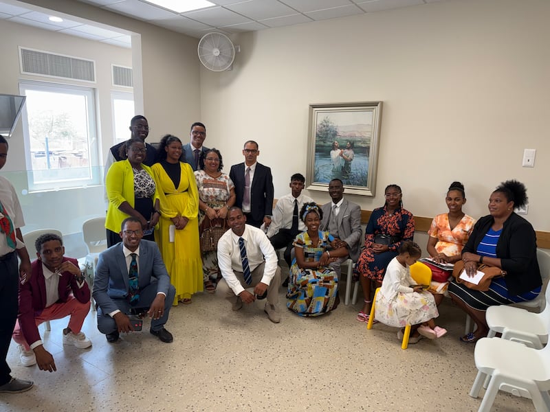 Santos dos Últimos Dias da nova Capela Eugenio Lima de Praia, Cabo Verde, domingo, 12 de abril de 2026.