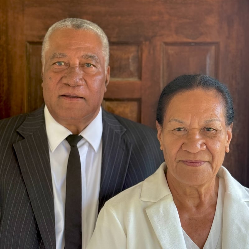 Tukia-’I-Vava’U Havea e Linita Fekitoa Havea, Neiafu que servirão como presidente e matrona do novo Templo de Neiafu, Tonga, quando for dedicado.