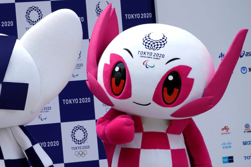 Nesta foto de arquivo de 22 de julho de 2018, o mascote paralímpico de Tóquio 2020 “Someity” está no palco durante o evento de estreia do mascote em Tóquio.