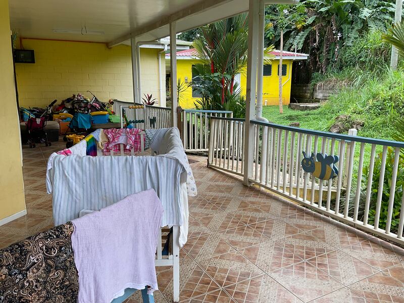 Uma creche está especialmente equipada para cuidar dos bebês nascidos de moradores da House of Hope em Apia, Samoa.