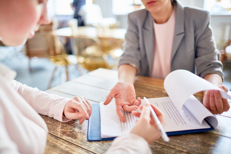 O CEO de uma grande empresa internacional costumava, às vezes, levar candidatos a empregos para uma entrevista durante o café da manhã e então pedia ao gerente para errar no pedido do convidado para ver como eles respondiam aos erros de outras pessoas e como eles lidariam com as adversidades.