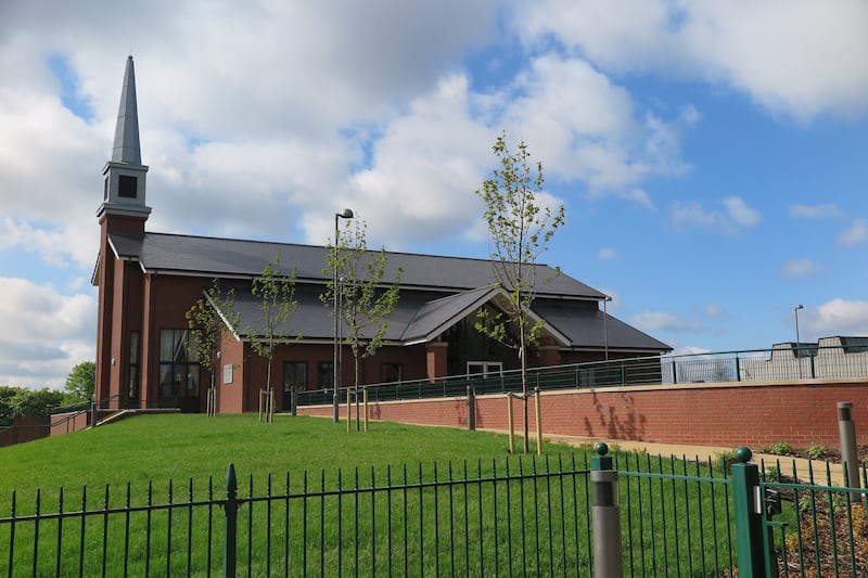Uma capela de A Igreja de Jesus Cristo dos Santos dos Últimos Dias em Chesterfield, Inglaterra.