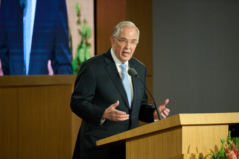 Élder Neil L. Andersen discursa durante o Seminário para Novos Líderes de Missão de 2026 na quinta-feira, 18 de junho de 2026, no Centro de Treinamento Missionário de Provo, em Provo, Utah.