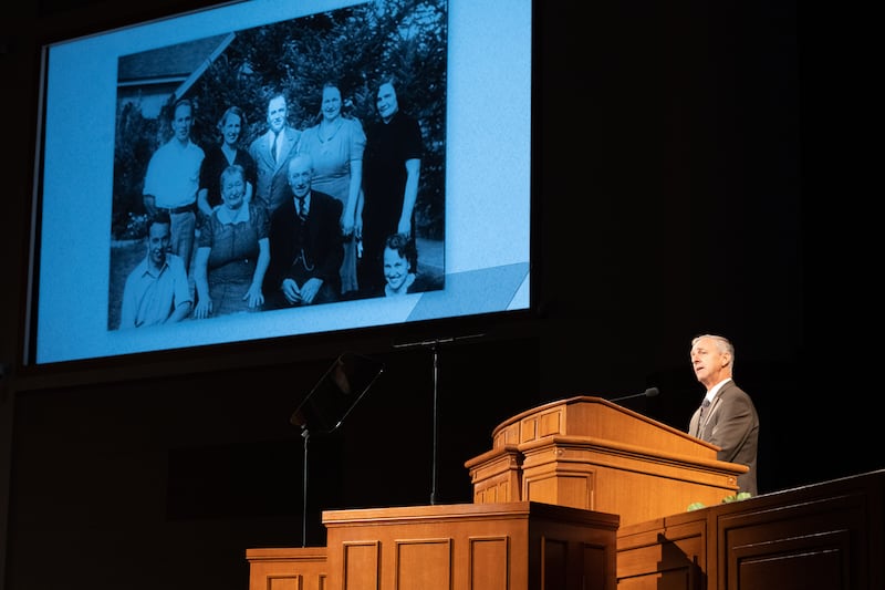 Richard Pieper, professor de Matemática da BYU–Idaho, foi um orador convidado durante o primeiro devocional do outono de 2022, em 13 de setembro de 2022, no campus de Rexburg, Idaho.